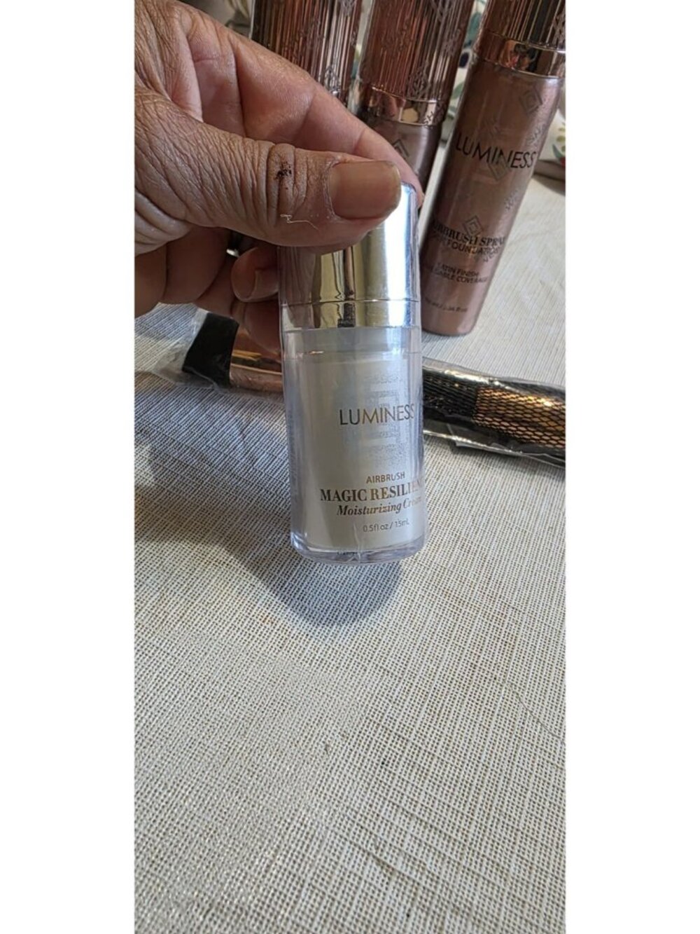 LUMINESS AIRBRUSH SPRAY SILK FOUNDATION,HYDRATING PRIMER,& BLUSH MIST Light Tan - Picture 2 of 8